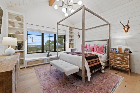 120 Fabelhaft Circle Fredericksburg TX 78624