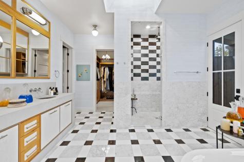 120 Fabelhaft Circle Fredericksburg TX 78624