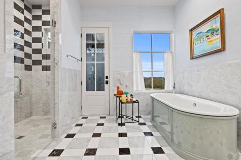 120 Fabelhaft Circle Fredericksburg TX 78624