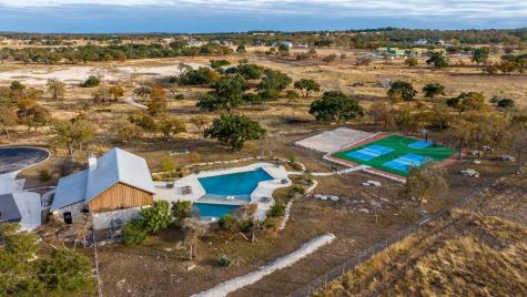 120 Fabelhaft Circle Fredericksburg TX 78624