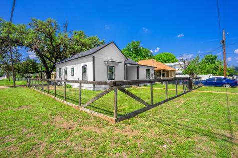 502 Ross Street Kerrville TX 78028