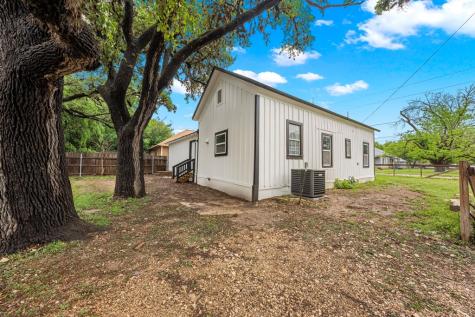502 Ross Street Kerrville TX 78028
