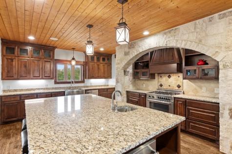 382 Breezy Hills Drive Fredericksburg TX 78624