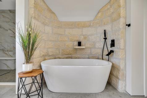130 S Overlook Drive Fredericksburg TX 78624