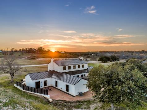 130 S Overlook Drive Fredericksburg TX 78624