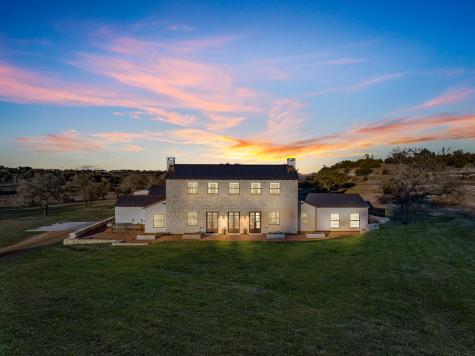 130 S Overlook Drive Fredericksburg TX 78624