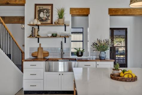 130 S Overlook Drive Fredericksburg TX 78624