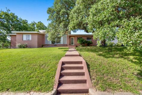 207 Walnut Street Fredericksburg TX 78624