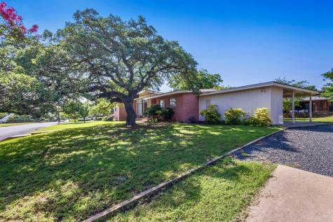 207 Walnut Street Fredericksburg TX 78624