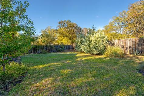 206 W Burbank Street Fredericksburg TX 78624