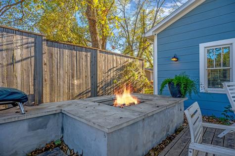 206 W Burbank Street Fredericksburg TX 78624