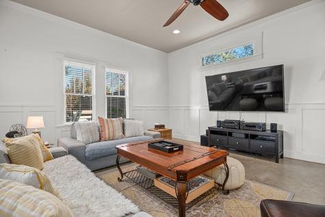 206 W Burbank Street Fredericksburg TX 78624