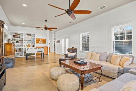 206 W Burbank Street Fredericksburg TX 78624