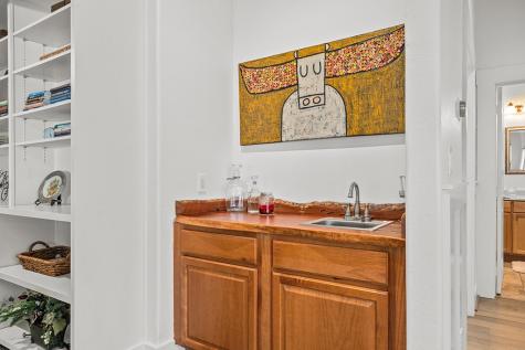 206 W Burbank Street Fredericksburg TX 78624