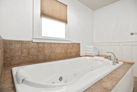 206 W Burbank Street Fredericksburg TX 78624