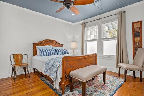 206 W Burbank Street Fredericksburg TX 78624