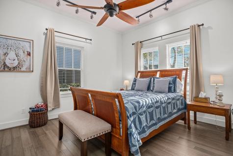 206 W Burbank Street Fredericksburg TX 78624