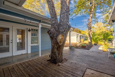 206 W Burbank Street Fredericksburg TX 78624
