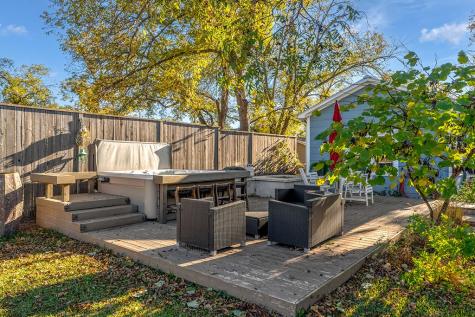 206 W Burbank Street Fredericksburg TX 78624