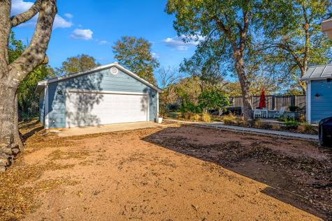 206 W Burbank Street Fredericksburg TX 78624
