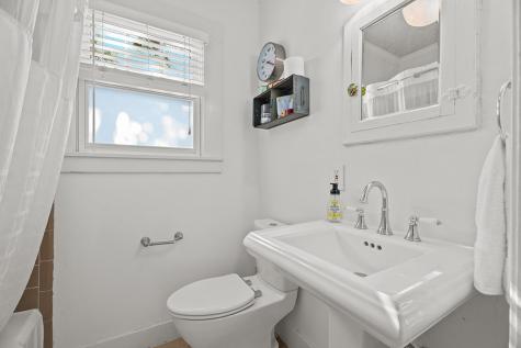 206 W Burbank Street Fredericksburg TX 78624