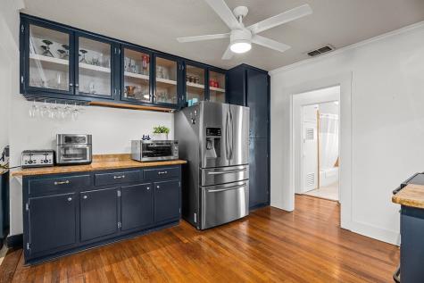 206 W Burbank Street Fredericksburg TX 78624