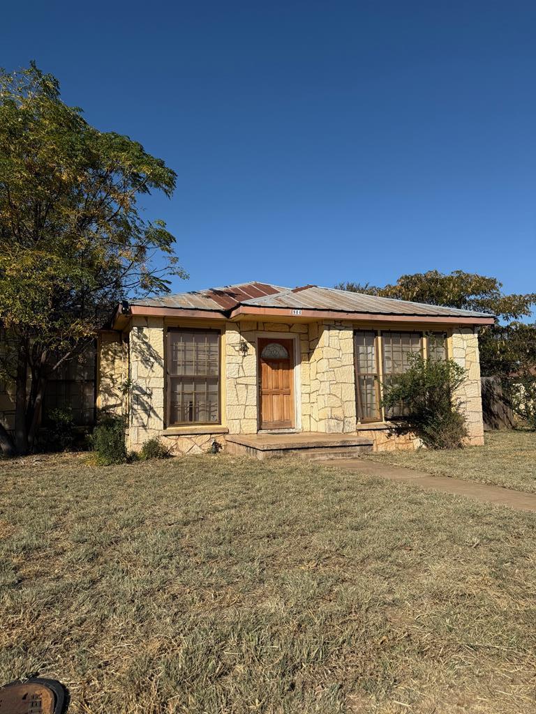 904 W College Avenue Mason TX 76856