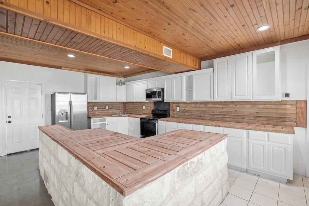288 E Kroll Road Harper TX 78631