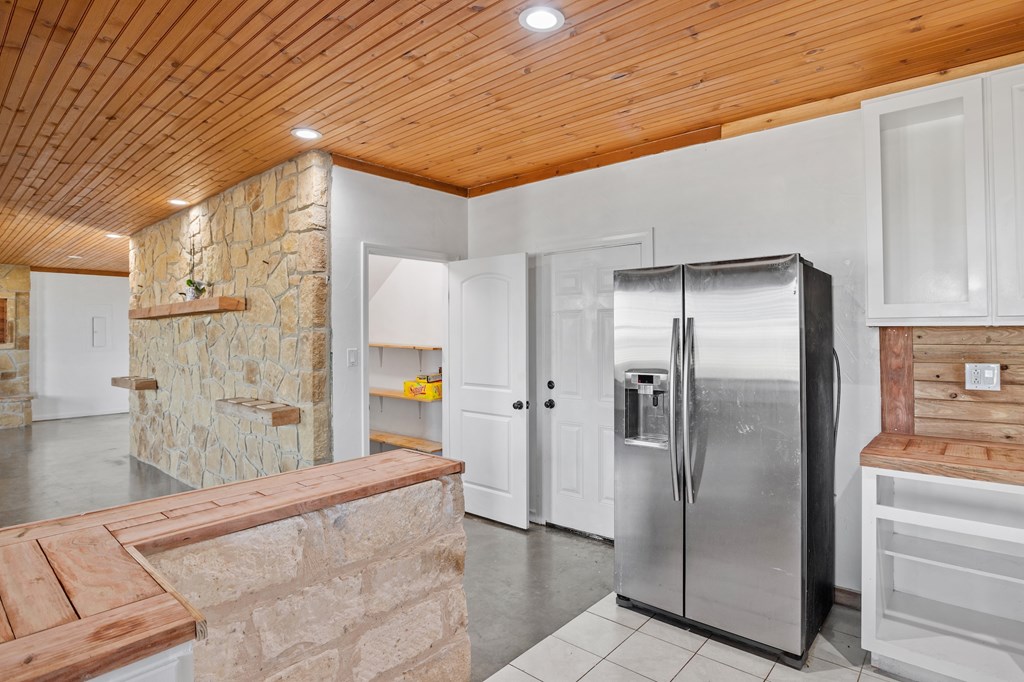 288 E Kroll Road Harper TX 78631