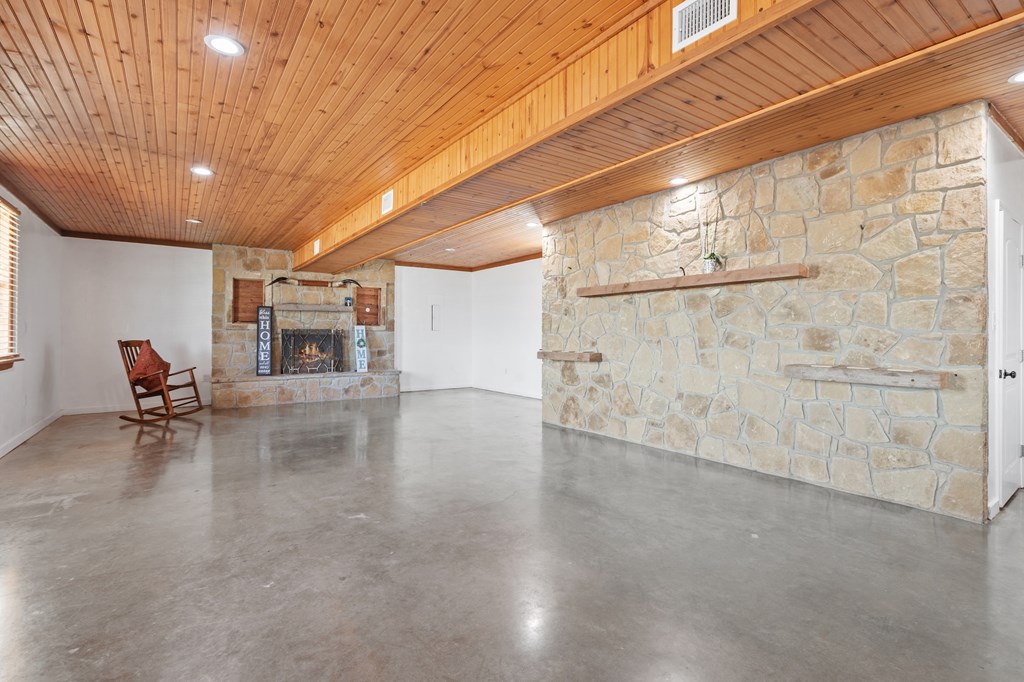 288 E Kroll Road Harper TX 78631
