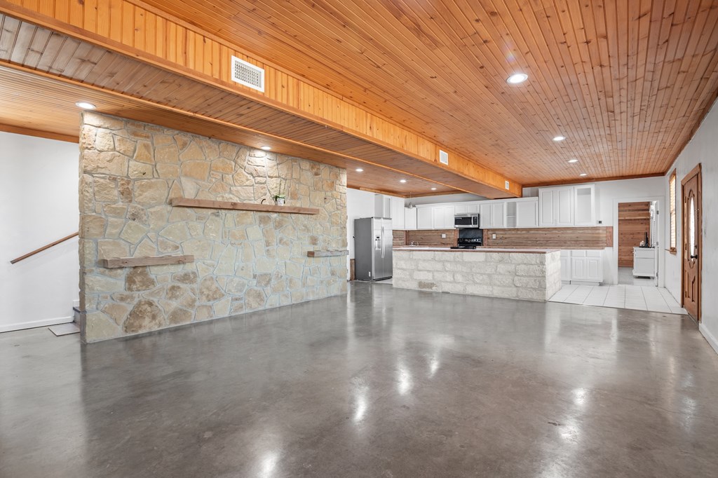 288 E Kroll Road Harper TX 78631