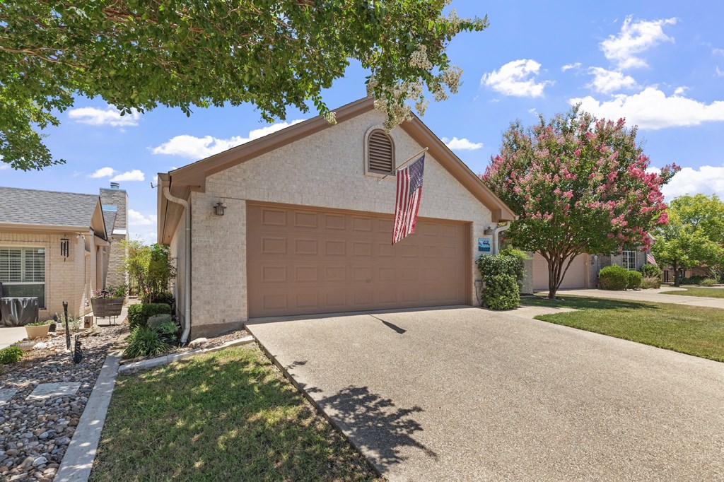 444 Summit Circle Fredericksburg TX 78624