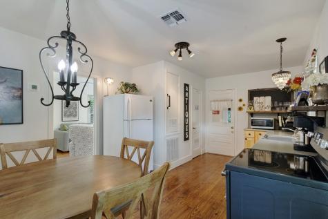 305 S Bowie Fredericksburg TX 78624
