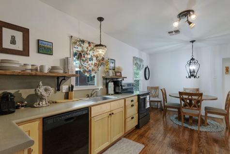305 S Bowie Fredericksburg TX 78624