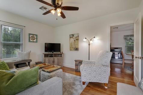 305 S Bowie Fredericksburg TX 78624