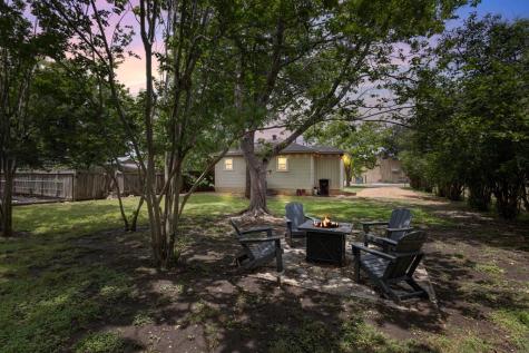 305 S Bowie Fredericksburg TX 78624