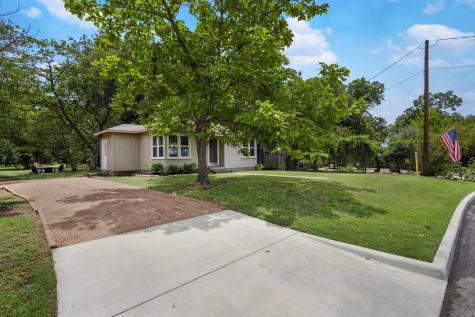 305 S Bowie Fredericksburg TX 78624