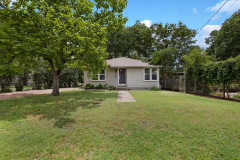 305 S Bowie Fredericksburg TX 78624