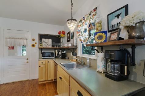 305 S Bowie Fredericksburg TX 78624