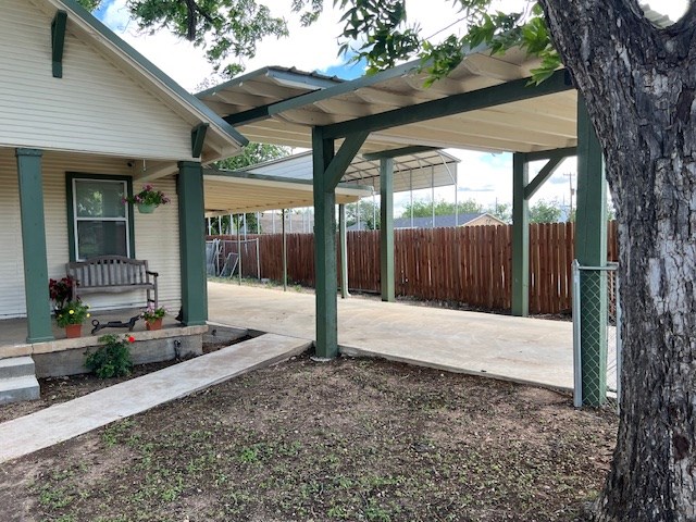 806 W 6th Street Brady TX 76825
