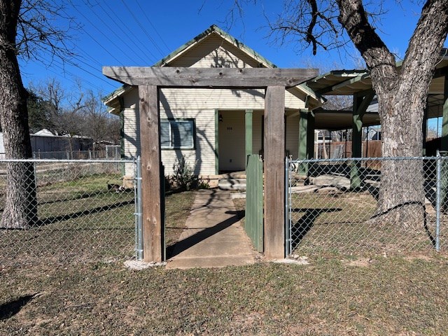 806 W 6th Street Brady TX 76825