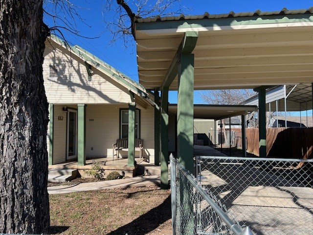 806 W 6th Street Brady TX 76825