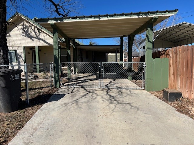 806 W 6th Street Brady TX 76825