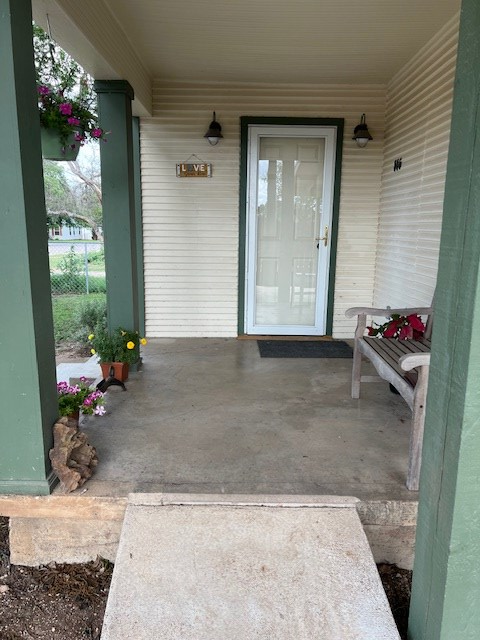806 W 6th Street Brady TX 76825