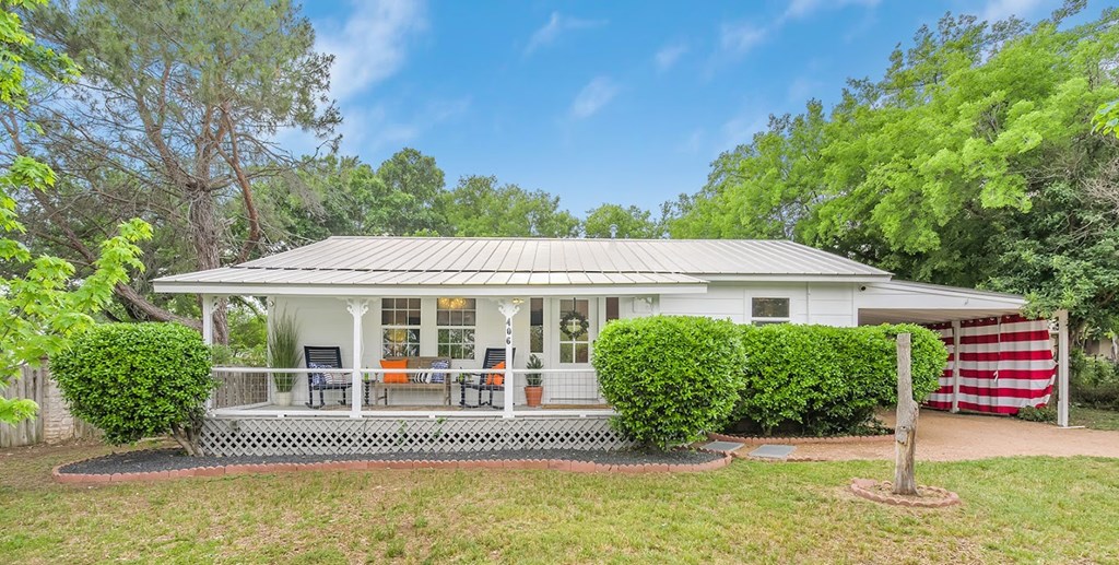 406 Bluebonnet Fredericksburg TX 78624