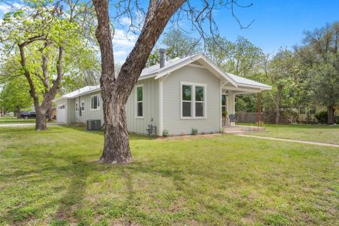 114 W Morse Street Fredericksburg TX 78624