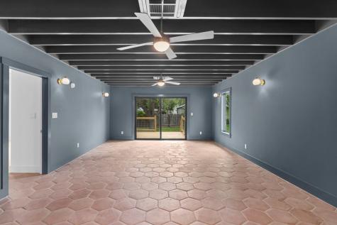 114 W Morse Street Fredericksburg TX 78624