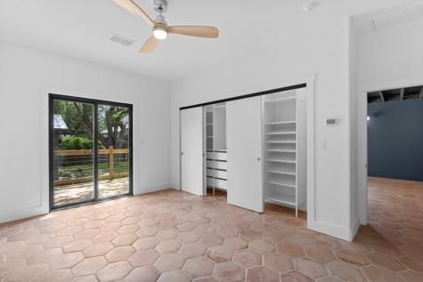 114 W Morse Street Fredericksburg TX 78624