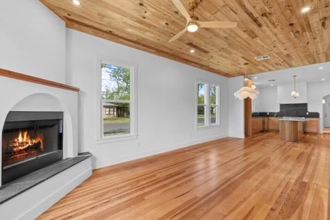 114 W Morse Street Fredericksburg TX 78624