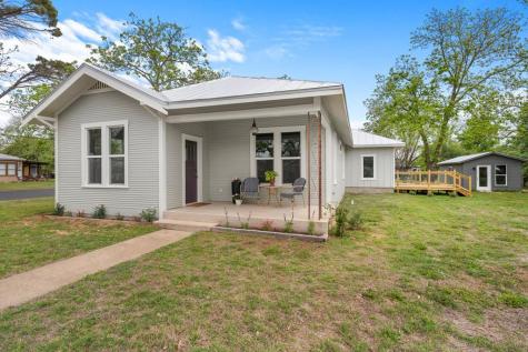 114 W Morse Street Fredericksburg TX 78624